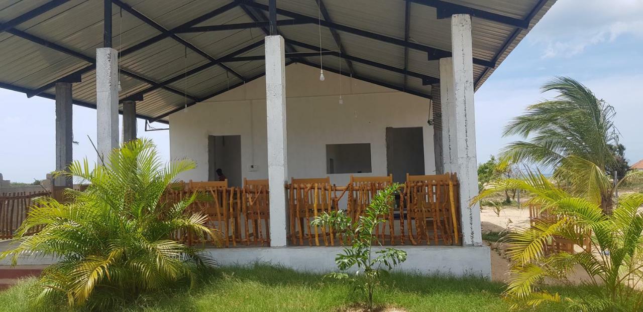 Exotic Beach Hotel Baía de Arugam Exterior foto